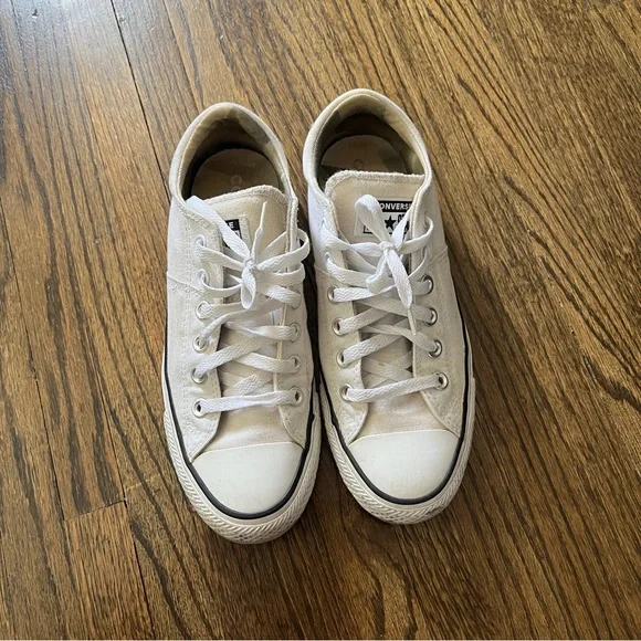 Converse White Low-Top Canvas Sneakers for women size 8 - Picture 3 of 9